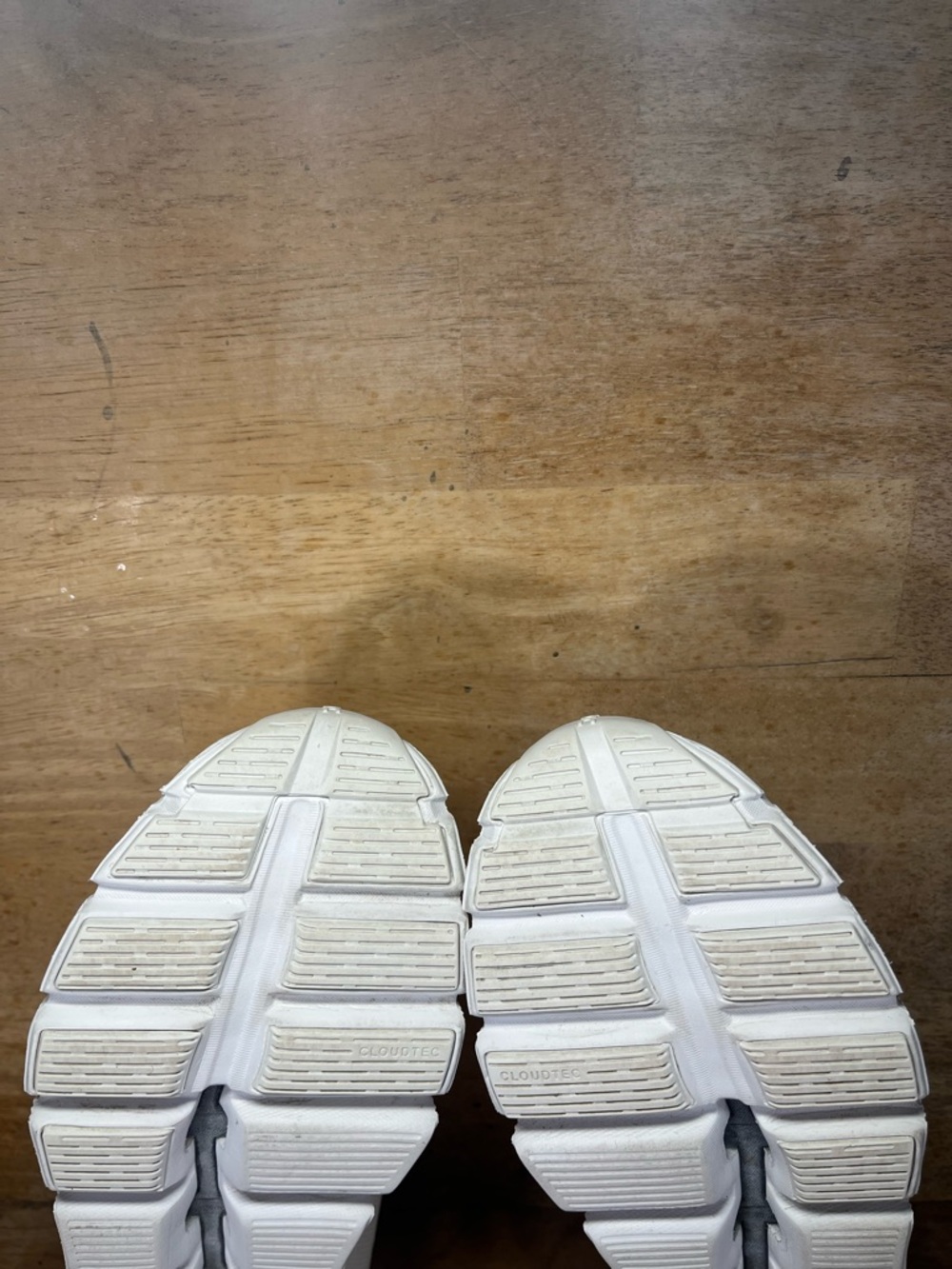 On Cloud 5 REFLECTIVE LIGHTWEIGHT Womens Size 9 Running Shoes Sneakers White - Picture 12 of 15